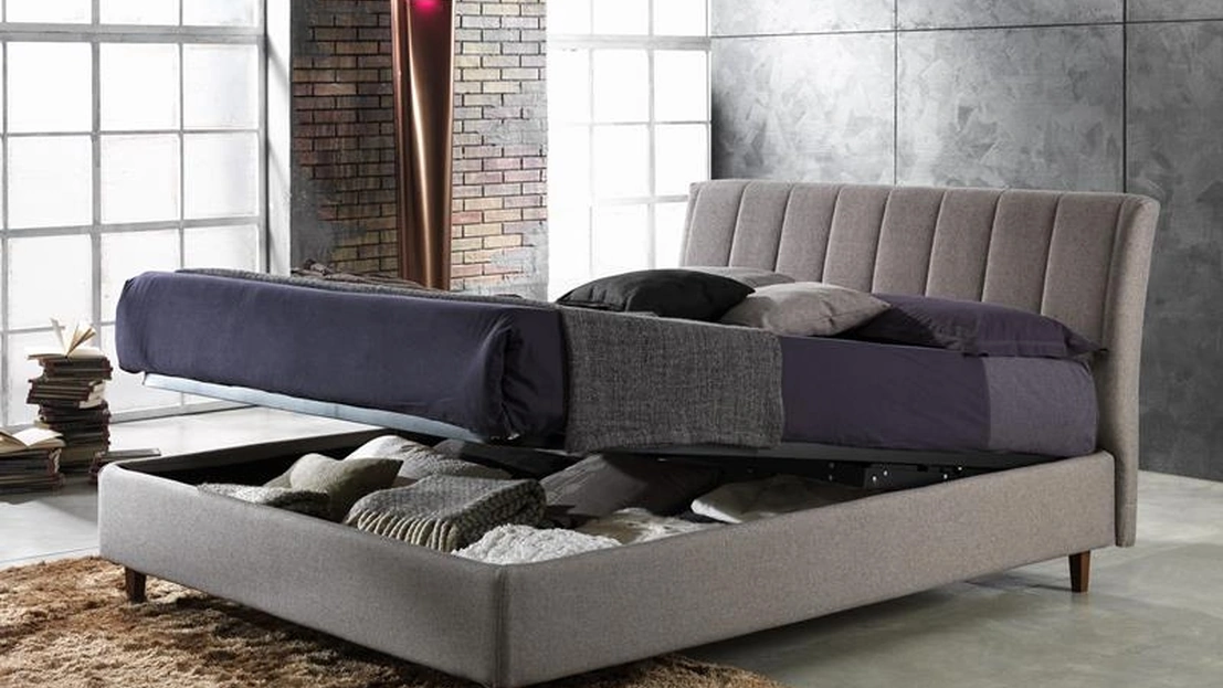 Letto in tessuto imbottito con testiera trapuntata Manon di Hoppla