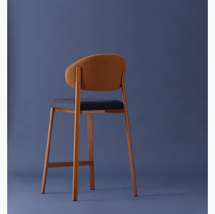 Sgabello Beba Curvy di Pointhouse