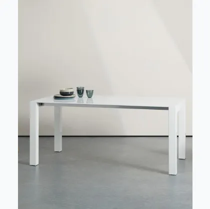 Tavolo Neal in MDF bianco di Stones