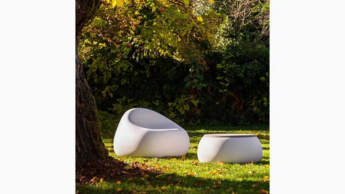 Poltrona di design Stone-P in polipropilene bianco di La Seggiola